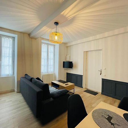 Appartement Avec Cour Privee Saint-Jean-dʼAngély Extérieur photo