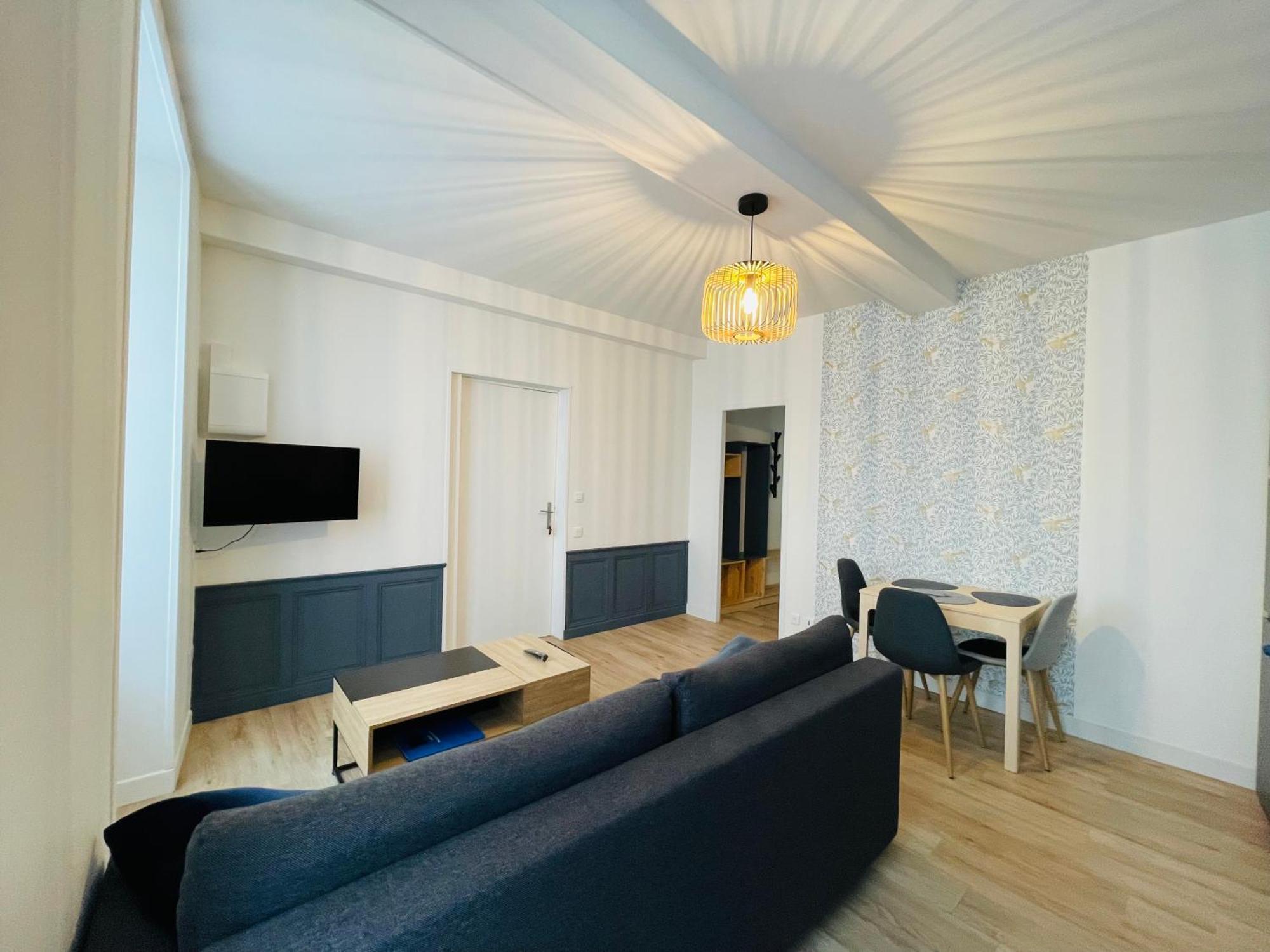 Appartement Avec Cour Privee Saint-Jean-dʼAngély Extérieur photo