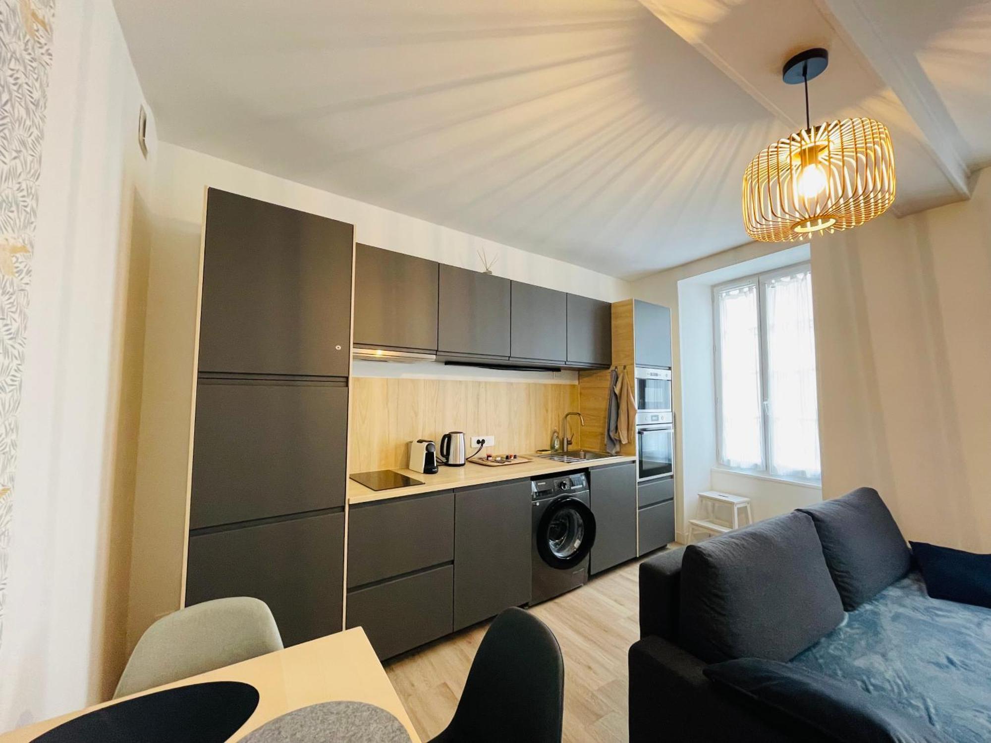 Appartement Avec Cour Privee Saint-Jean-dʼAngély Extérieur photo