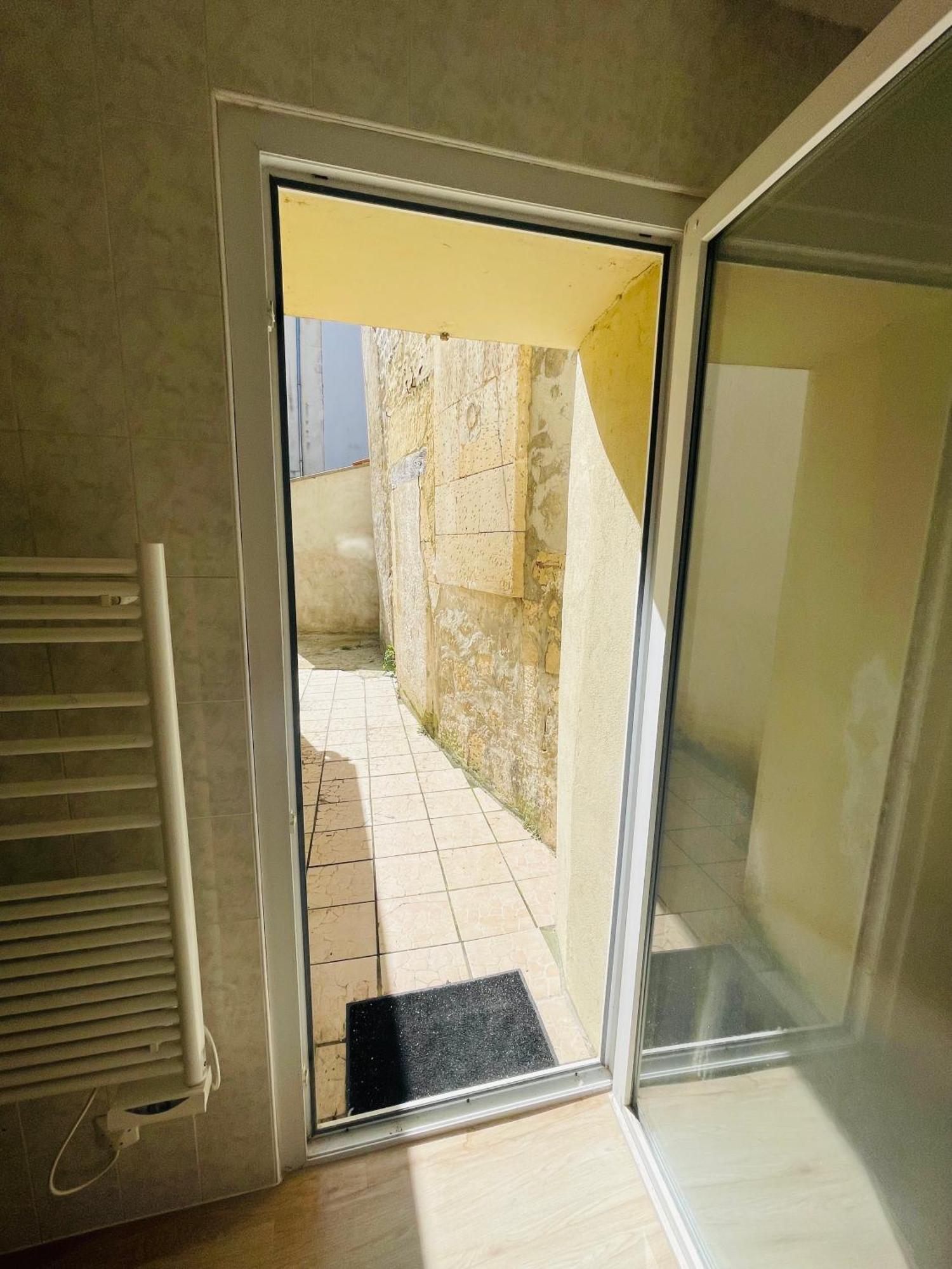 Appartement Avec Cour Privee Saint-Jean-dʼAngély Extérieur photo
